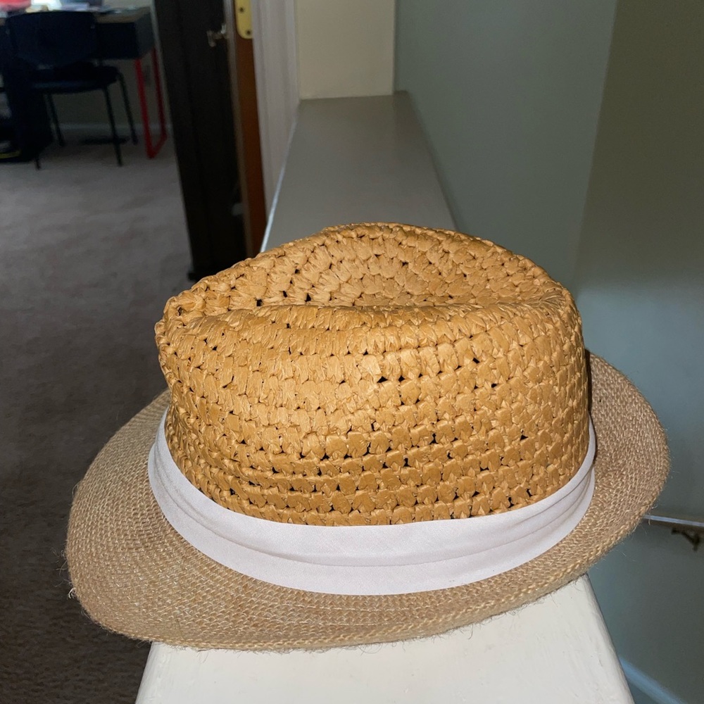 Women’s Hat - Picture 4 of 8